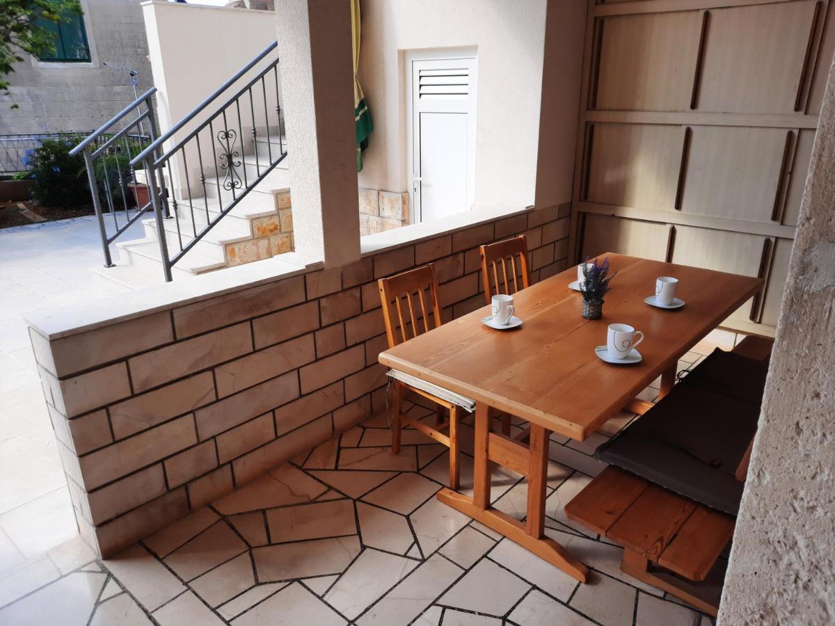 Apartments Villa Beba Komiža المظهر الخارجي الصورة