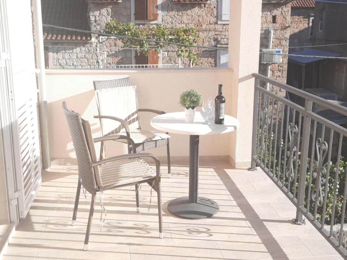 Apartments Villa Beba Komiža المظهر الخارجي الصورة
