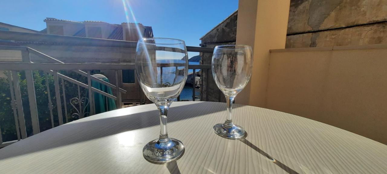Apartments Villa Beba Komiža المظهر الخارجي الصورة