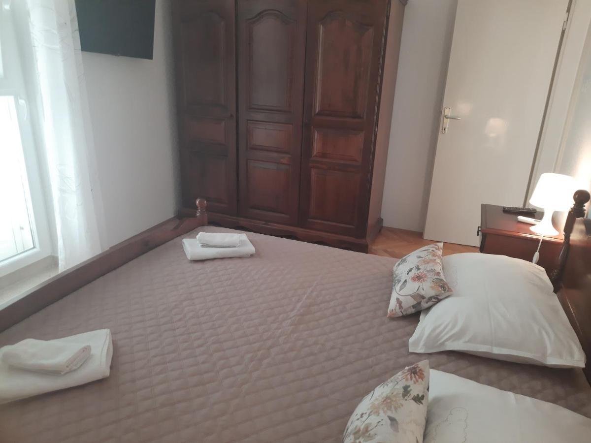 Apartments Villa Beba Komiža المظهر الخارجي الصورة