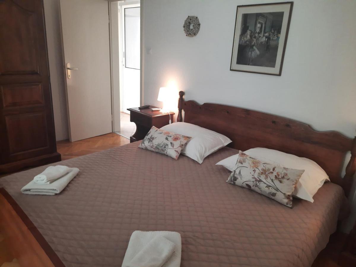 Apartments Villa Beba Komiža المظهر الخارجي الصورة
