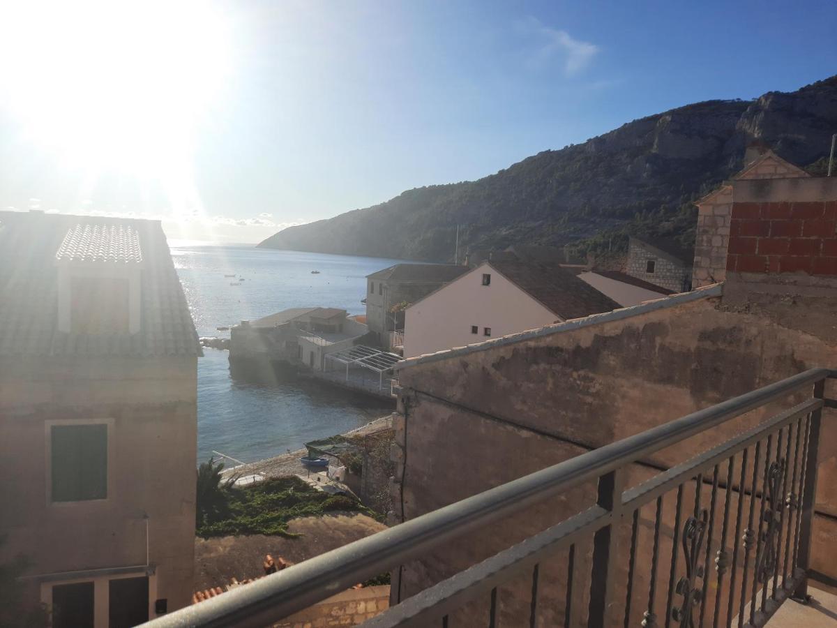 Apartments Villa Beba Komiža المظهر الخارجي الصورة