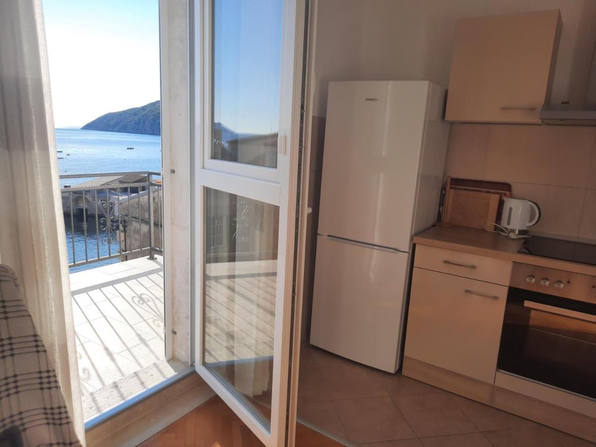 Apartments Villa Beba Komiža المظهر الخارجي الصورة