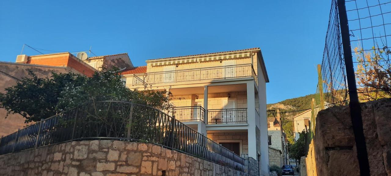 Apartments Villa Beba Komiža المظهر الخارجي الصورة