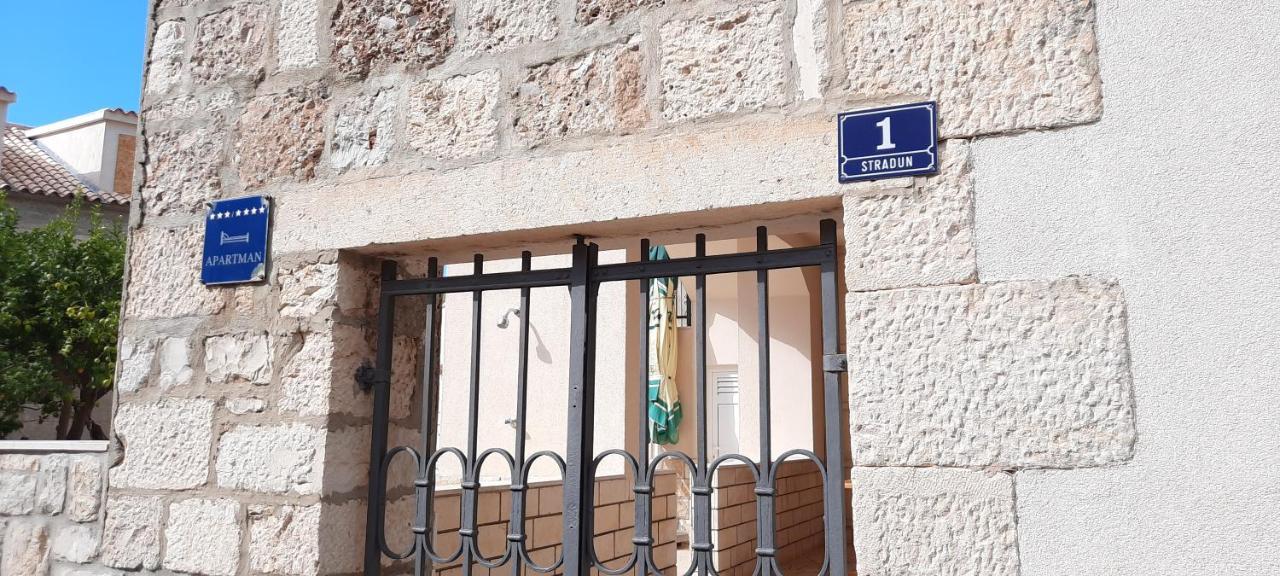 Apartments Villa Beba Komiža المظهر الخارجي الصورة