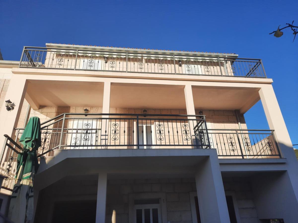 Apartments Villa Beba Komiža المظهر الخارجي الصورة