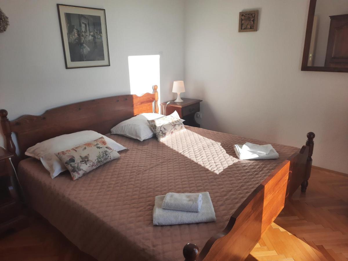Apartments Villa Beba Komiža المظهر الخارجي الصورة