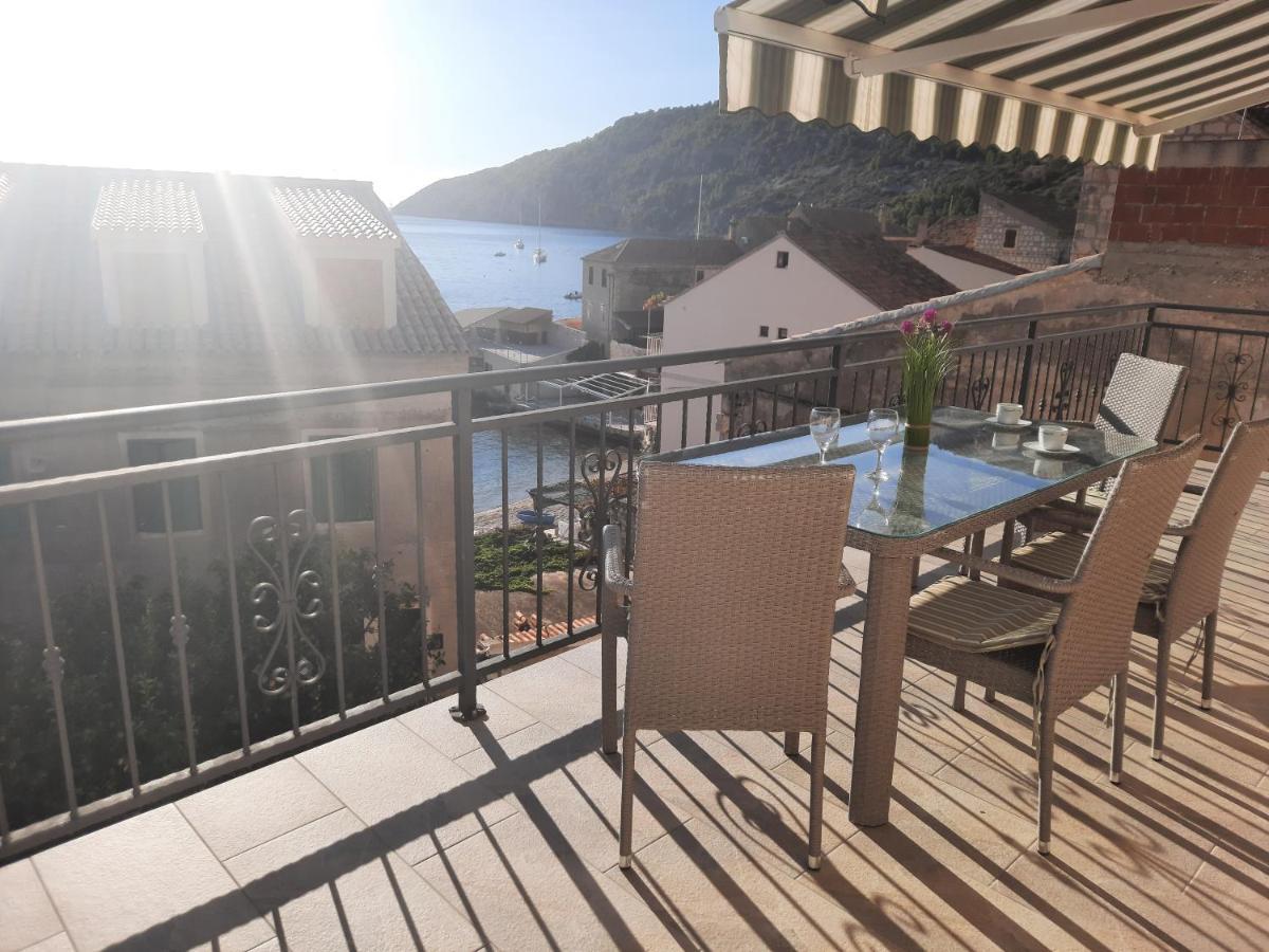 Apartments Villa Beba Komiža المظهر الخارجي الصورة