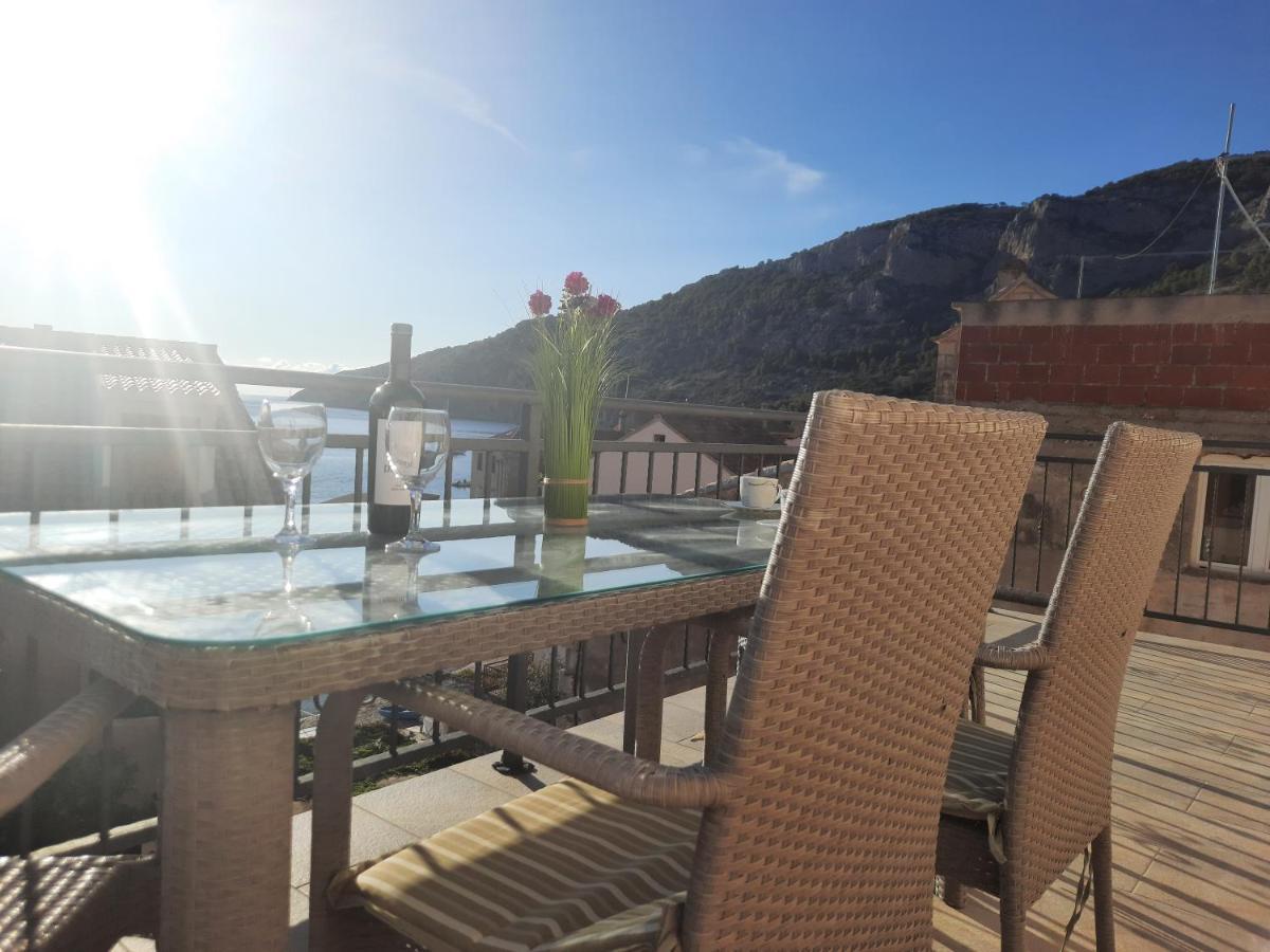 Apartments Villa Beba Komiža المظهر الخارجي الصورة