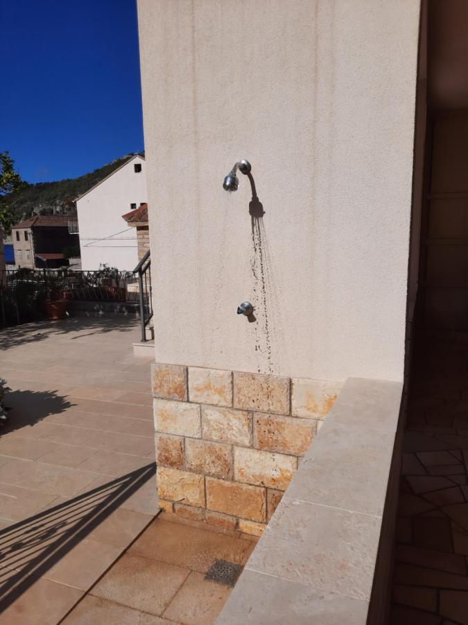 Apartments Villa Beba Komiža المظهر الخارجي الصورة